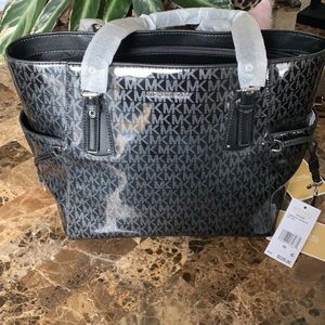 Michael Kors Voyager Tote Purse